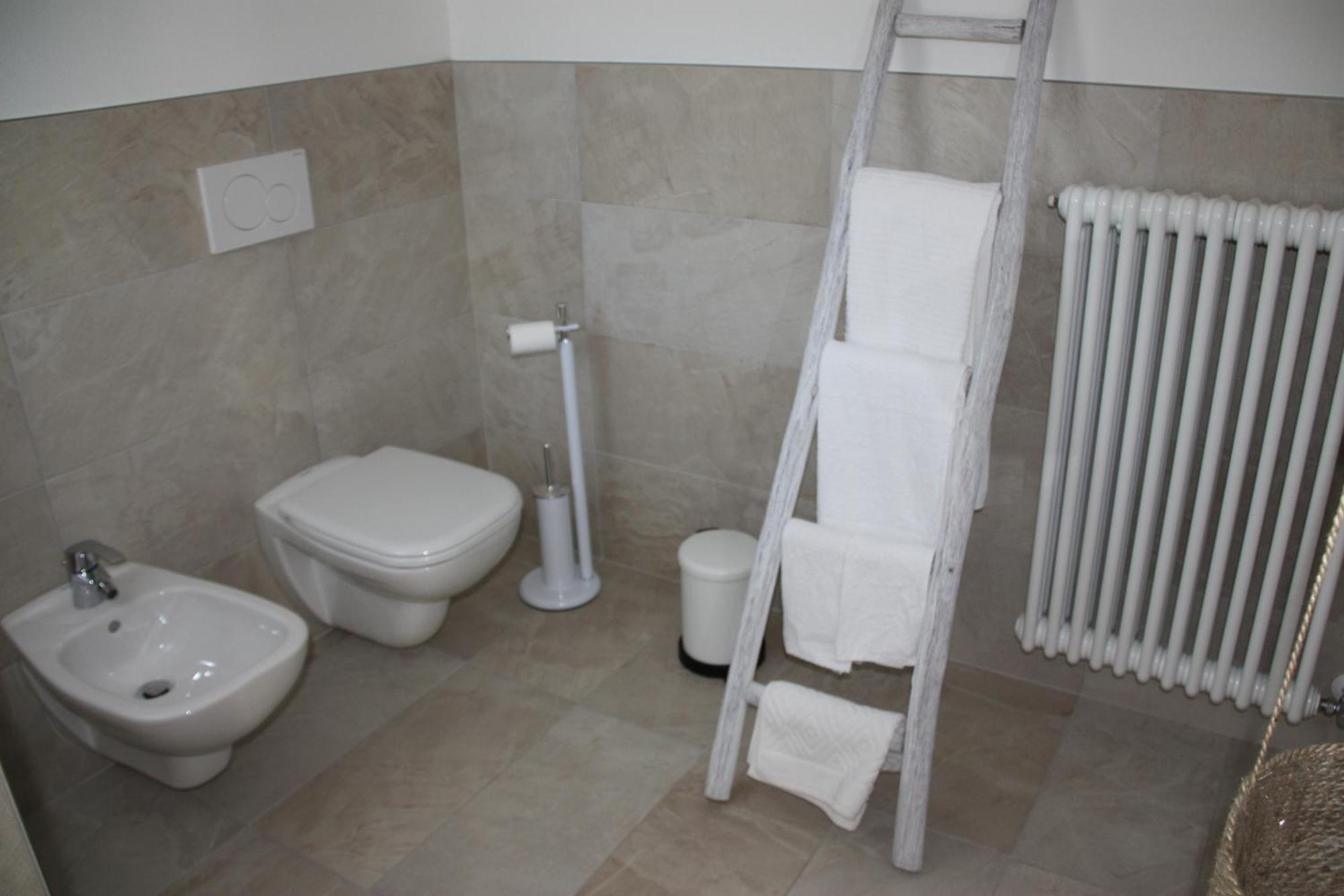 B&B Le Magnolie Faggeto Lario Kültér fotó